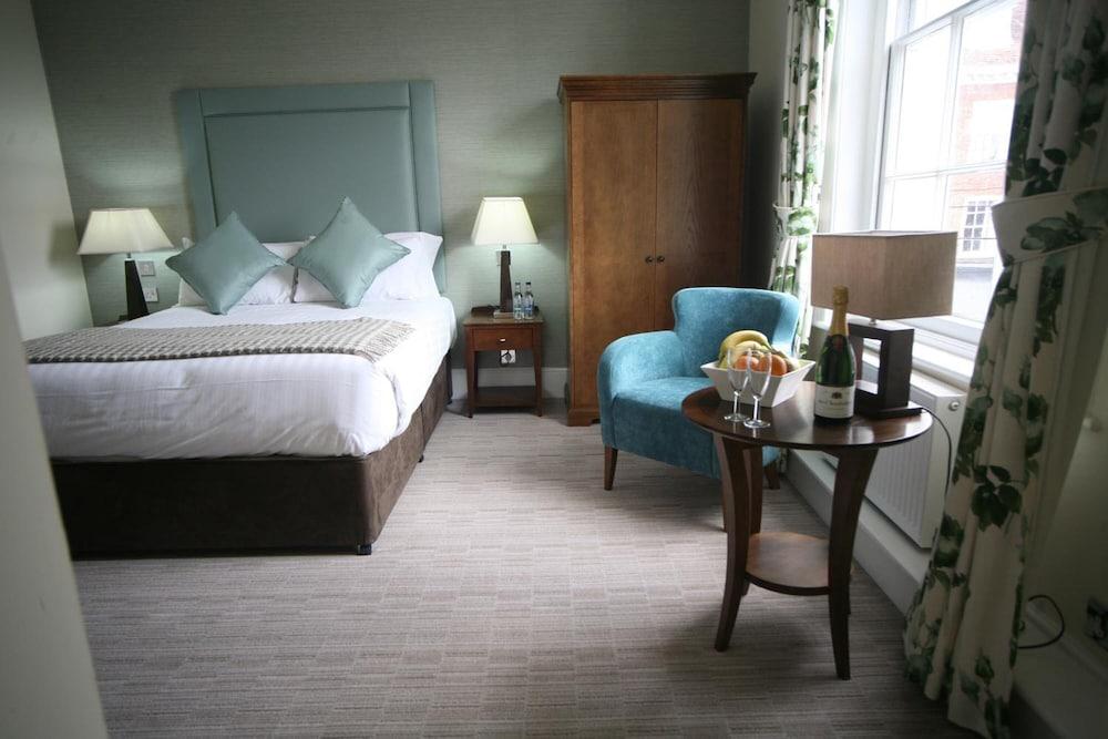 Royal Hotel